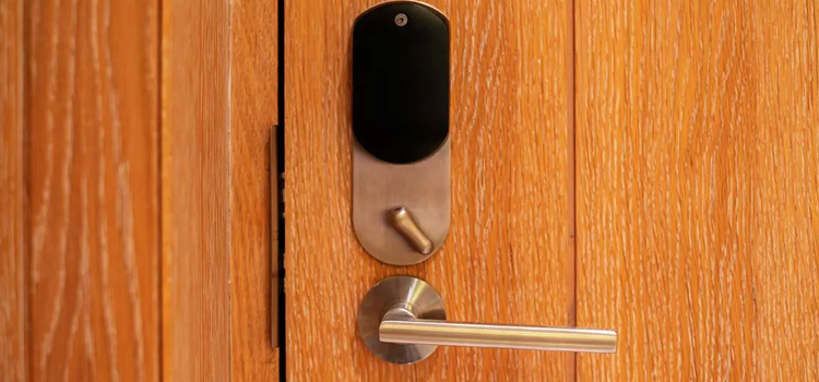 Automatic Locking Door Knob Lemon Hill